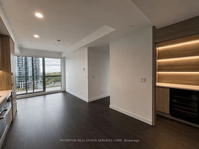 18 Esther Shiner Blvd #1002 — Photo 4