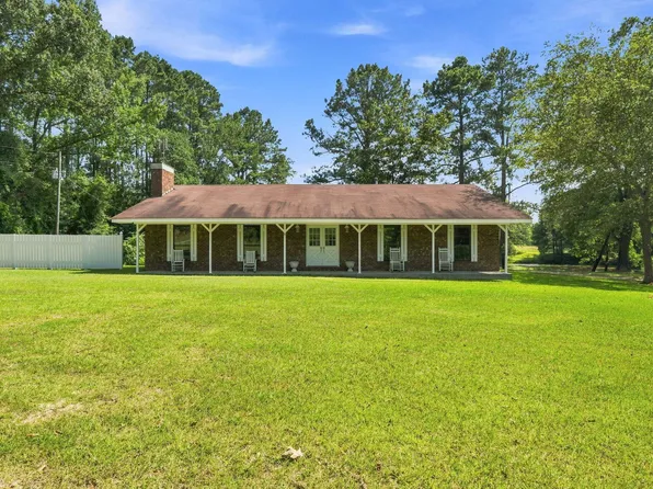 733 County Road 21, Laurel, MS 39443