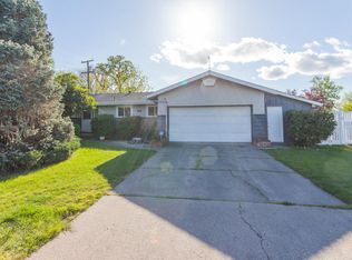 6400 Merle Dr, Redding, CA 96001