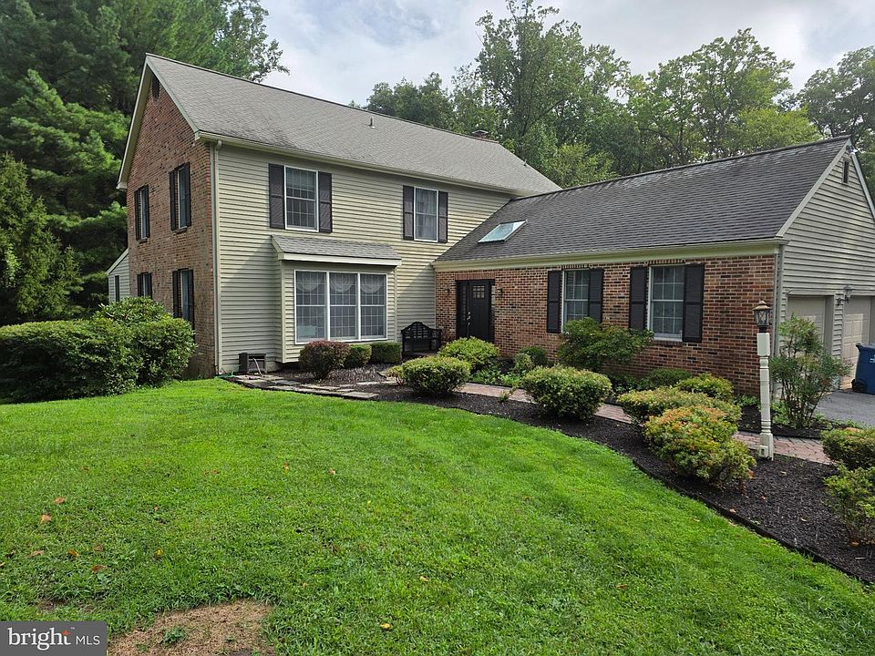 1st image of 307 Spindle Ln