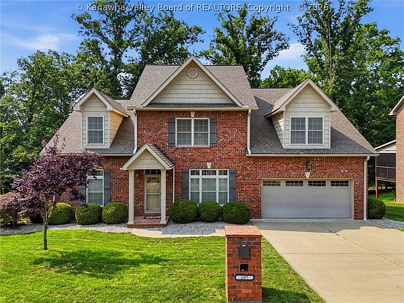 2nd image of 307 Yorkshire Dr