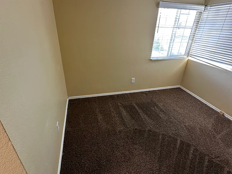 1465 E Lexington Ave #17D — Photo 31
