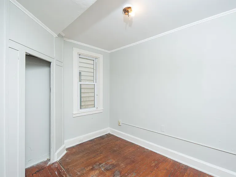 236 Saratoga St — Photo 11