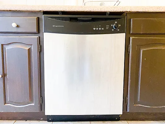 Rented by RealTegrity NY LLC | media 17