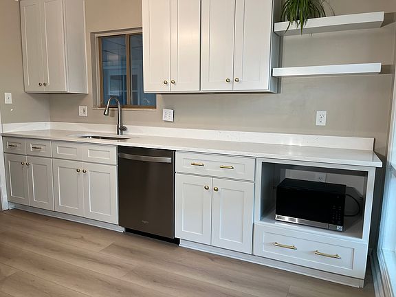 4th image of 2435 Ardmore Ave