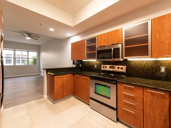 2326 Vintage Cir, Pompano Beach, FL 33064