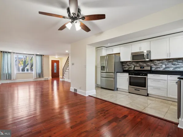 7560 Woodcrest Ave, Philadelphia, PA 19151