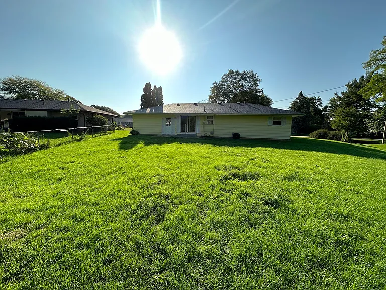 532 Poppy Dr — Photo 4