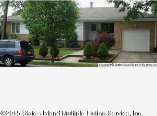 12 Cascade St, Staten Island, NY 10306