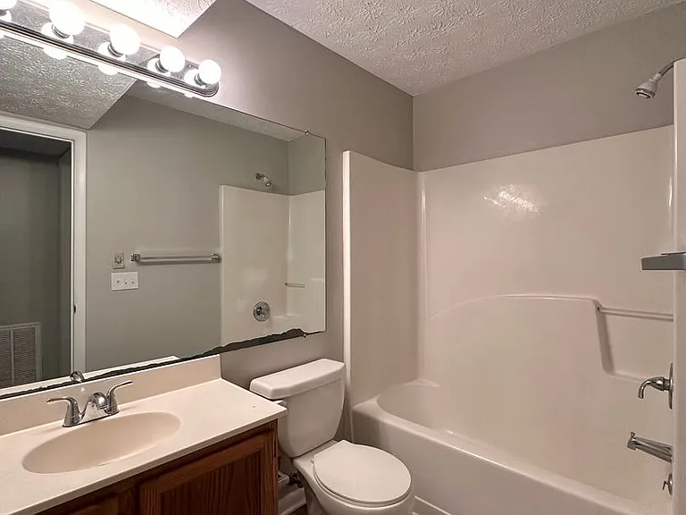 2021 N Sizer Ave #L — Photo 66