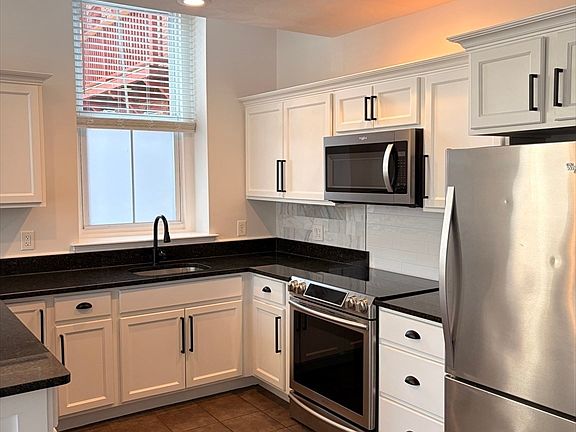 3rd image of 52 Washington St #Bc