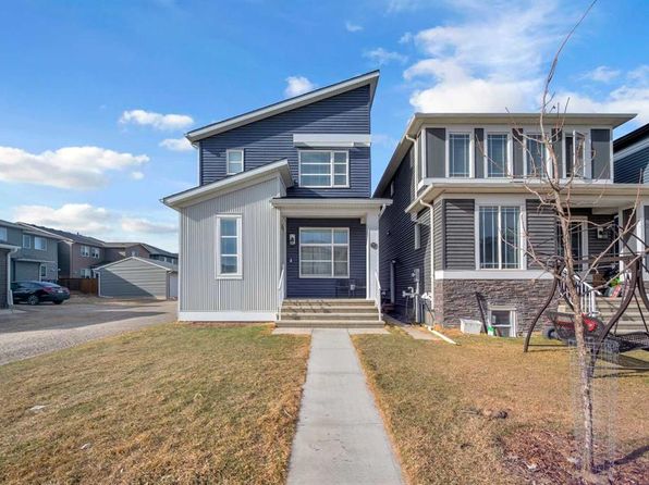 220 W Cornerstone Grv NE, Calgary, AB T3N 2A6