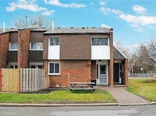 101 Dovedale Dr #29, Whitby, ON L1N1Z7