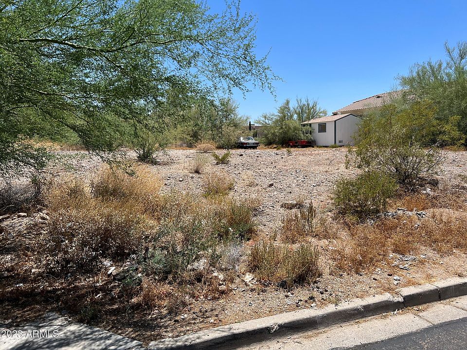 2nd image of 1919 E LARKSPUR Drive #-