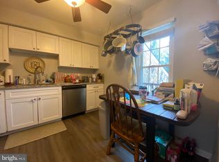 240 Valley Stream Ln, Wayne, PA 19087