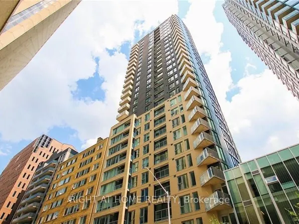 40 Nepean St #2306, Ottawa, ON K2P 0X5