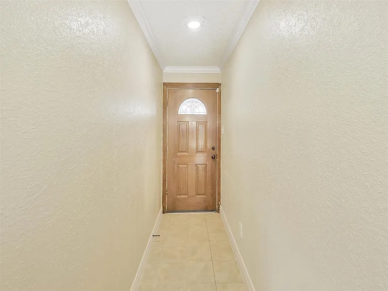 2311 Lemonwood Ln — Photo 3