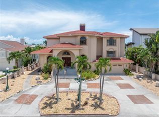 120 8th St E, Tierra Verde, FL 33715