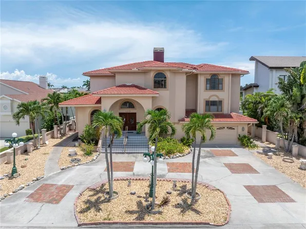 120 8th St E, Tierra Verde, FL 33715