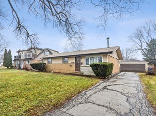7031 W 91st St, Oak Lawn, IL 60455