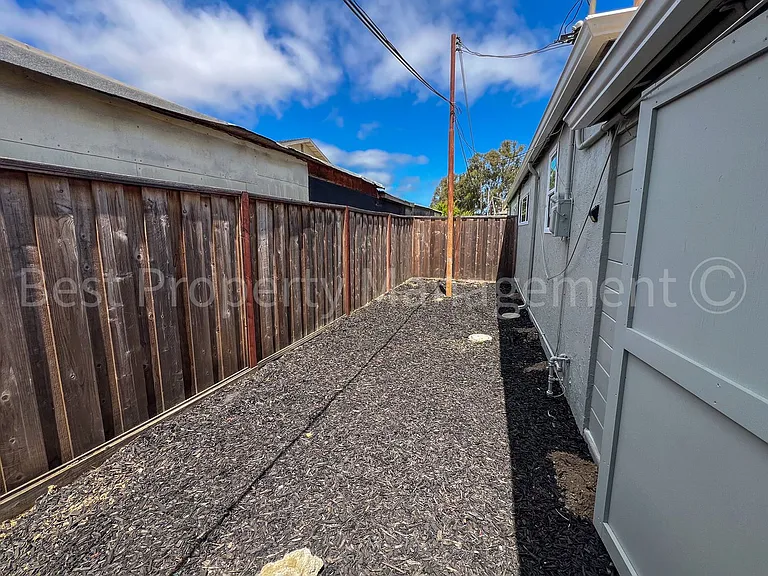 4906 Jensen Rd — Photo 17