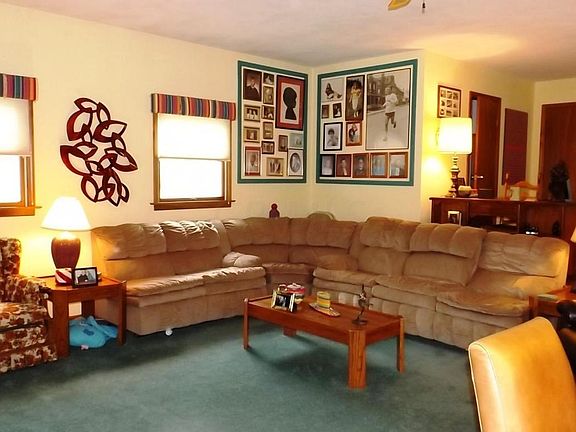 4th image of 1595 Lancaster Ave