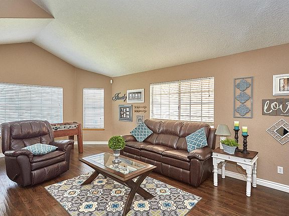 5th image of 13570 Sierra Vista Dr