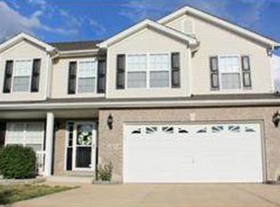 102 Winter Lake Blvd, Fenton, MO 63026