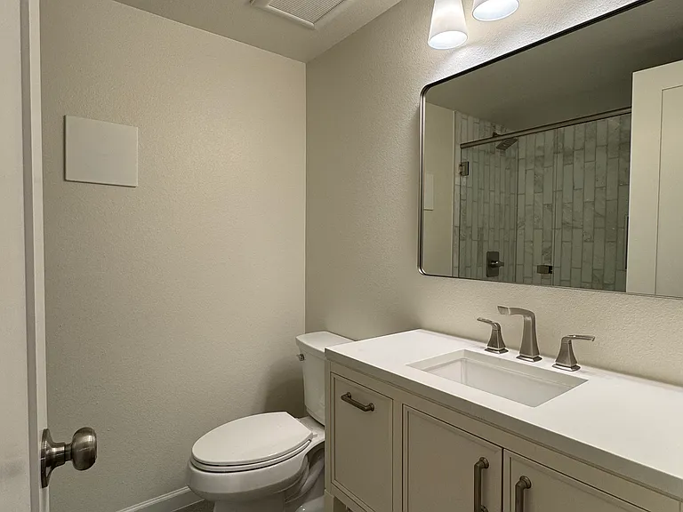 1205 S Grape St — Photo 10