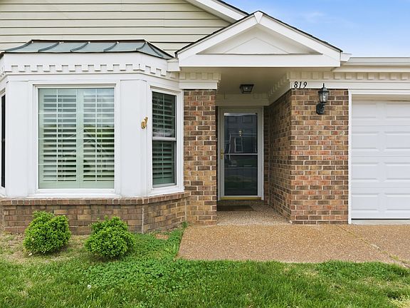 3rd image of 819 Marquette Dr
