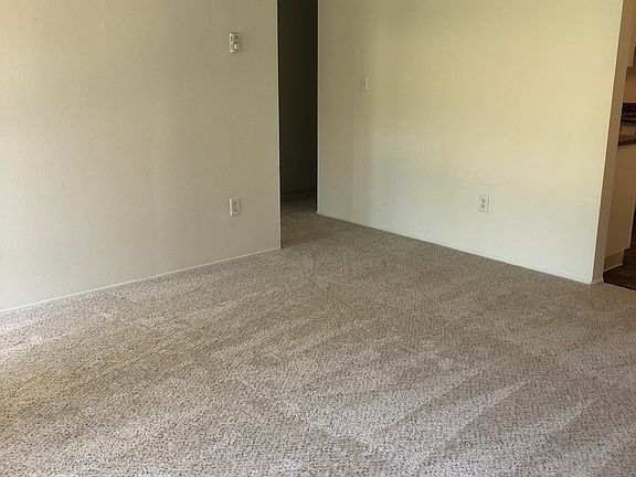 4th image of 679 S Nardo Ave APT A8