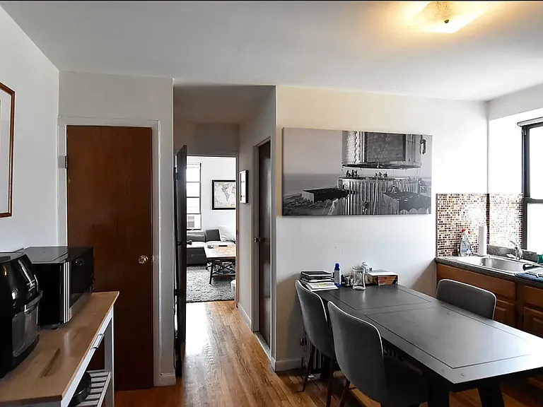 166 N 7th St #4 — Photo 4