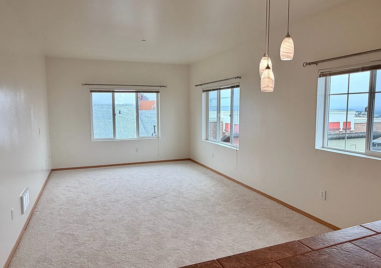 Top-Floor Corner 3BR 2BA with Sunset Views & 2 Parking Spaces — Photo 3