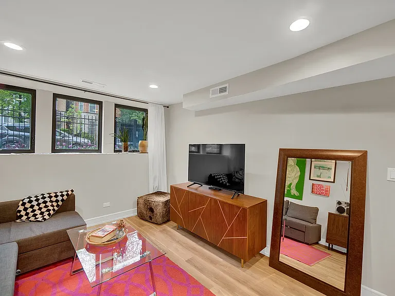 3015 W Belden Ave — Photo 15