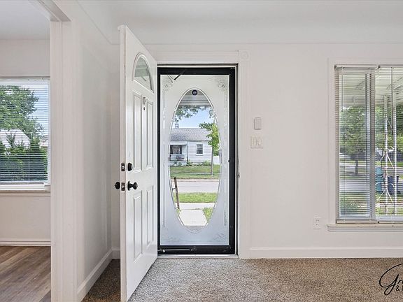 4th image of 1809 Rose Ave