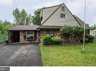 148 Elderberry Dr, Levittown, PA 19054