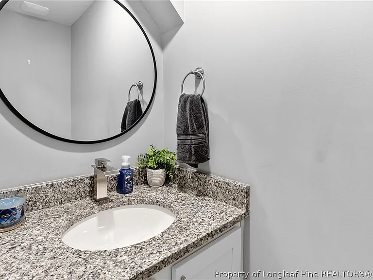 5608 Duncan St — Photo 12
