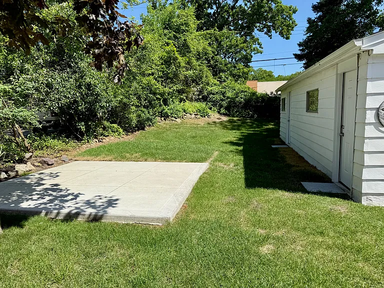 322 Glendale Ct — Photo 6