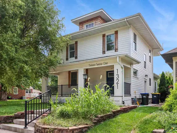 1321 Rochester Ave, Iowa City, IA 52245