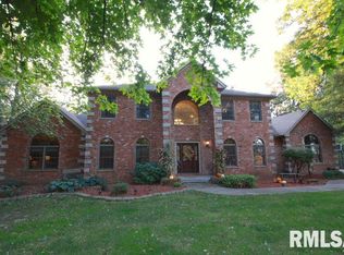 2202 272nd Ave, De Witt, IA 52742