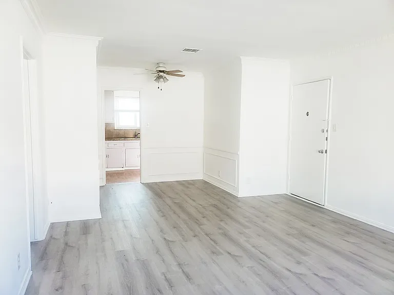 1123 S Cochran Ave #3 — Photo 2