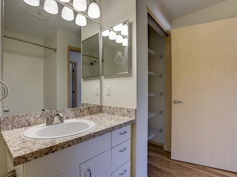 3215 NE 143rd St — Photo 14