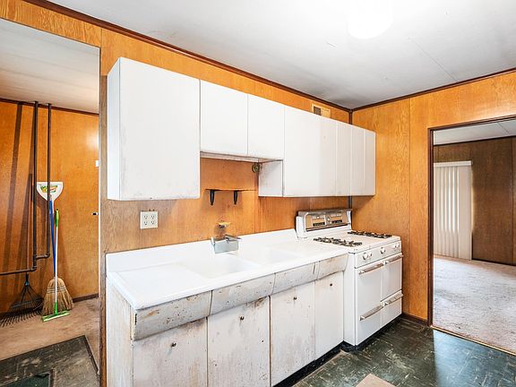 5th image of 14601 W 6th St