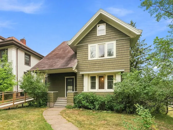 2114 E 2nd St, Duluth, MN 55812