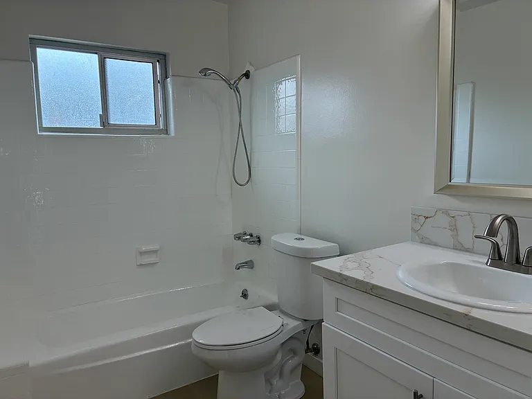 319 N Kenwood St #8 — Photo 12
