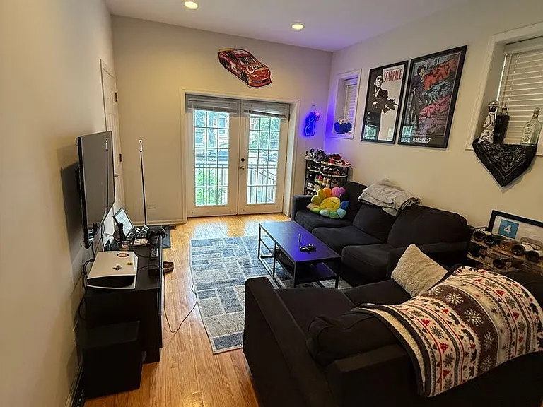 Addison 1119 — Photo 4