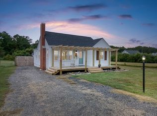 1121 Waterlily Rd, Coinjock, NC 27923