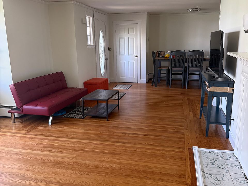 1st image of 253 Lexington St #1