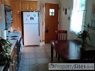 5th image of 31 Cloverdale Ave