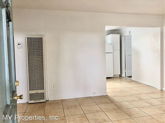 4th image of 3917 Haines St #8746828
